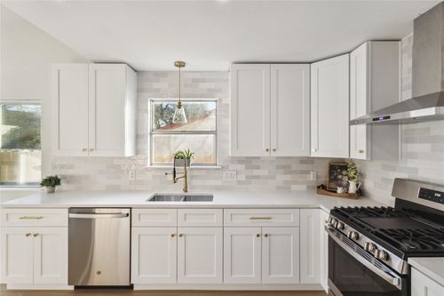 3012 Monument Dr, Round Rock, TX, 78681-3829 | Card Image
