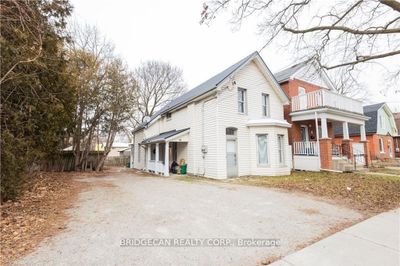 66 Eagle Ave, House other with 5 bedrooms, 2 bathrooms and 4 parking in Brantford ON | Image 1