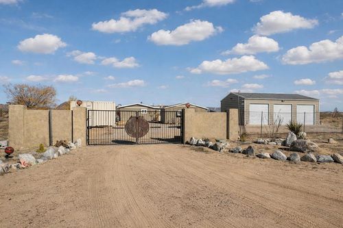 2467 Sand Dr, Landers, CA, 92285 | Card Image