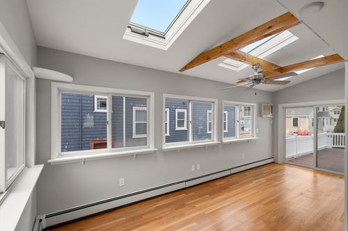 37 Evans St, Watertown, MA, 02472-2147 | Card Image