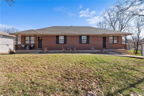 3831 Ne Grant St, Lee's Summit, MO, 64064-1932 | Card Image