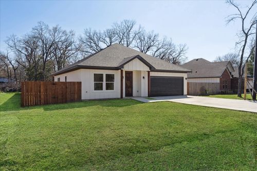 805 Royal Way, Tool, TX, 75143-8321 | Card Image