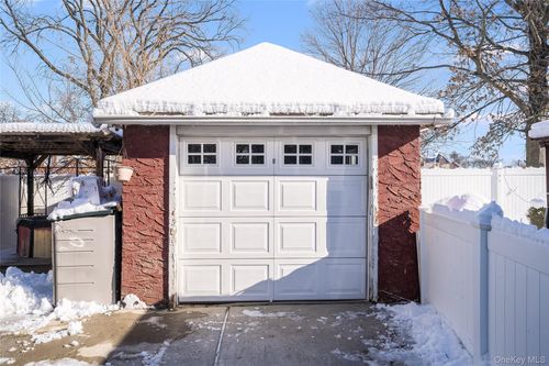 122 Hamilton Road Road, Hempstead, NY, 11550 | Card Image