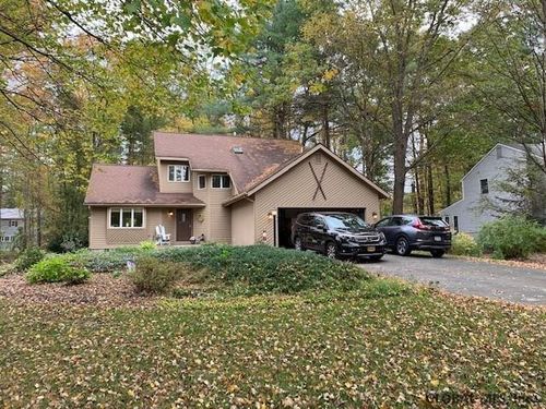 8 Carefree Ln, Wilton, NY, 12831-1708 | Card Image