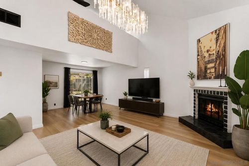 321 Windy Ln, Vista, CA, 92083-5764 | Card Image