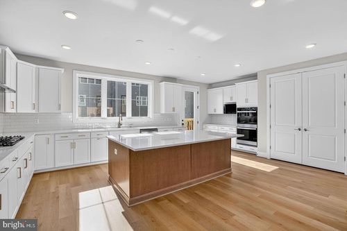 42141 Gilded Stone Ter, BRAMBLETON, VA, 20148-6520 | Card Image