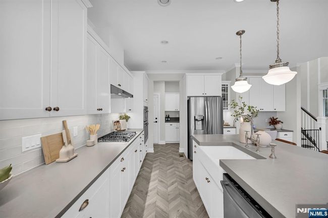 11 Aspen Dr, Townhouse with 3 bedrooms, 4 bathrooms and null parking in Cedar Grove NJ | Image 18