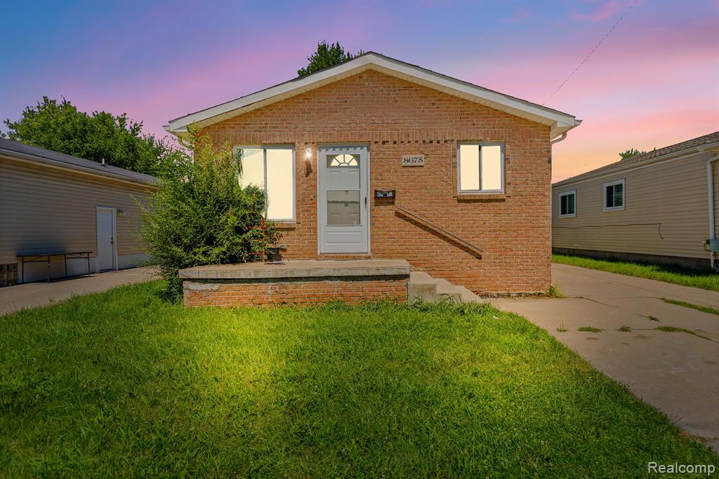 Lozier Ave, Warren, MI 48089
