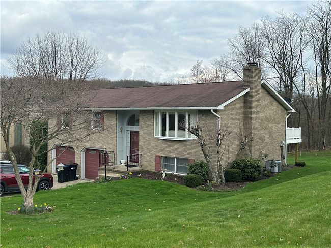 112 Jenny Lynn Dr, House other with 3 bedrooms, 3 bathrooms and 2 parking in Aliquippa PA | Image 4