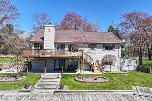 8439 Shoshone Pass, Pigeon, MI, 48755-9606 | Card Image