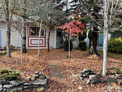 685 Morse St, Ryderwood, WA, 98581-9718 | Card Image