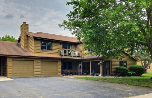 95-940 Babcock Street, NEENAH, WI, 54956 | Card Image
