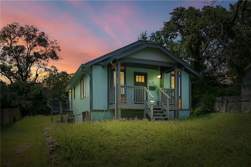 902 S Crisp Ave, Independence, MO, 64054-1628 | Card Image