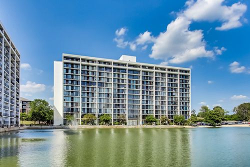 310-2015 S Finley Rd, Lombard, IL, 60148-4848 | Card Image