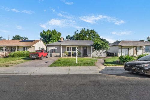 26 W Fargo St, Stockton, CA, 95204-1932 | Card Image