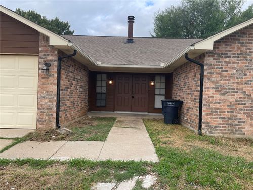 3916 Longmeadow Way, Fort Worth, TX, 76133-7536 | Card Image