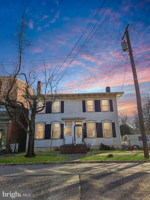 89-87 W Broadway, Salem, NJ, 08079-1330 | Card Image