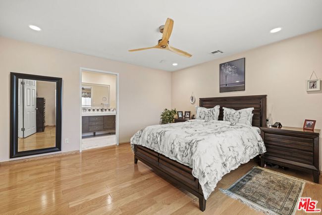 21615 Wo He Lo Trl, House other with 3 bedrooms, 4 bathrooms and null parking in Chatsworth CA | Image 28