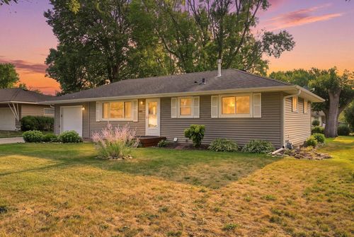 2005 Maple St, Hastings, MN, 55033-3539 | Card Image