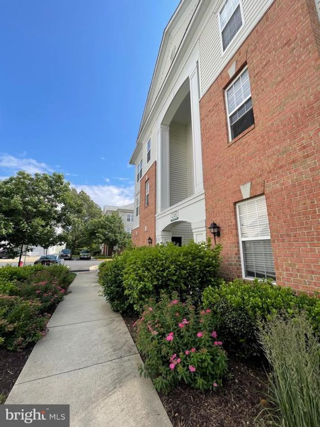 UNIT-202 - 42480 Rockrose Sq, Condo with 3 bedrooms, 2 bathrooms and null parking in BRAMBLETON VA | Image 7