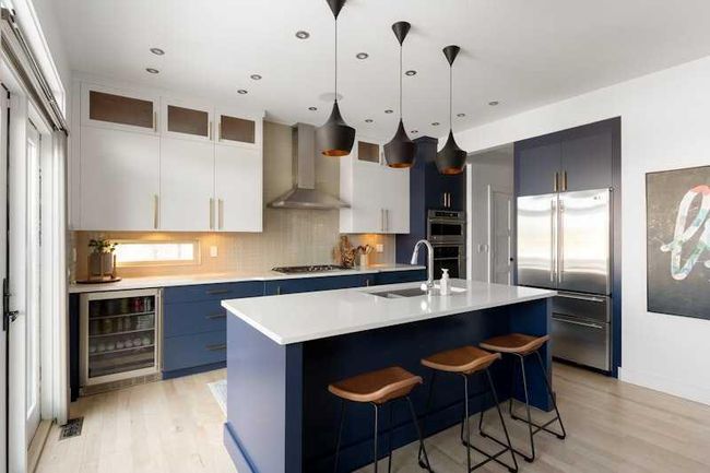 1534 38 Ave Sw, Home with 4 bedrooms, 4 bathrooms and 3 parking in Calgary AB | Image 12
