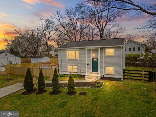 9521 Salem St, MANASSAS, VA, 20110-3649 | Card Image