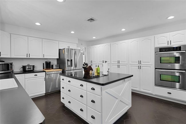 2022 Edgewood Rd, House other with 3 bedrooms, 3 bathrooms and null parking in LEESBURG FL | Image 11