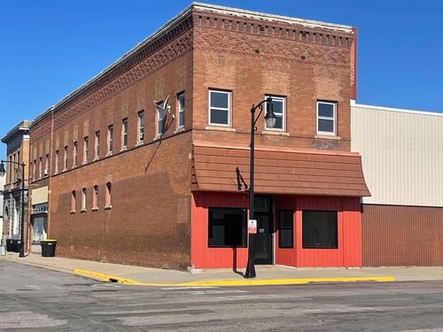 137 1st St Se, Fairfax, MN, 55332-2300 | Card Image