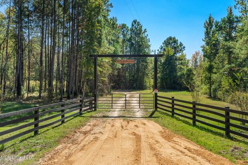 274 Game Reserve Rd, Columbia, MS, 39429-9261 | Card Image