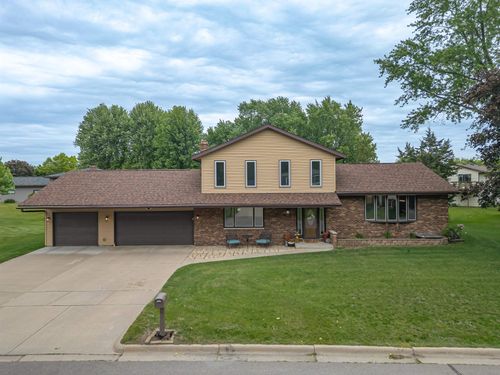 815 Westwood Drive, Onalaska, WI, 54650 | Card Image