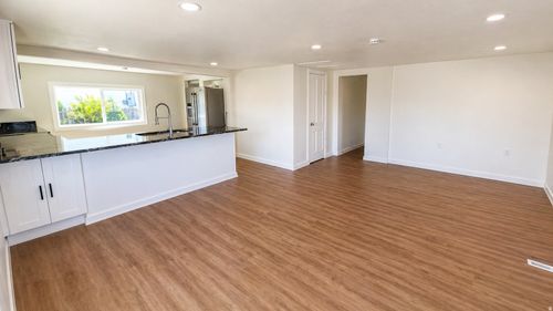 54 S Hale St, Grantsville, UT, 84029-9538 | Card Image