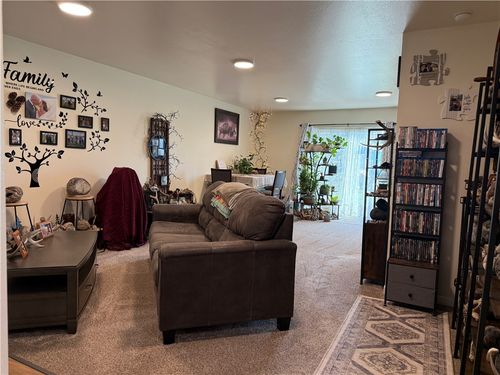 1015 Sheepherder Ln, Big Timber, MT, 59011 | Card Image