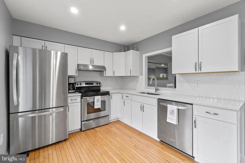 9979 Whitewater Dr, BURKE, VA, 22015-1874 | Card Image