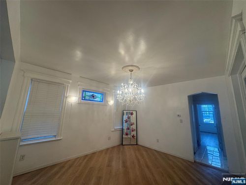 281 S Burnett St, East Orange, NJ, 07018-2502 | Card Image