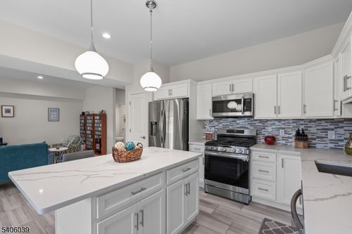 unit-8-165 Lakeside Rd, Hewitt, NJ, 07421-2848 | Card Image