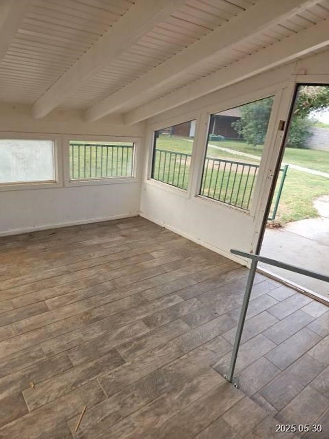 2727 E 25 Th St, House other with 3 bedrooms, 2 bathrooms and 6 parking in Big Spring TX | Image 5