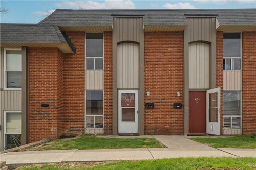 526 College Park Dr, Coraopolis, PA, 15108-2314 | Card Image