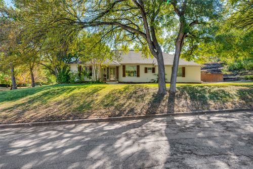 140 Willow Ridge Rd, Fort Worth, TX, 76103-1034 | Card Image