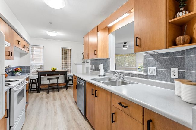 201 - 20239 Michaud Cres, Condo with 2 bedrooms, 2 bathrooms and 1 parking in Langley BC | Image 13