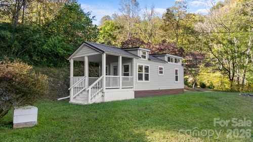 619 Kitchens Branch Rd, Sylva, NC, 28779-7769 | Card Image