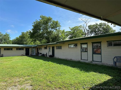 301 E Main St, Stroud, OK, 74079-4247 | Card Image