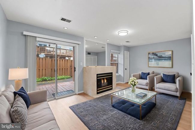 6804 Signature Cir, Townhouse with 3 bedrooms, 4 bathrooms and null parking in ALEXANDRIA VA | Image 24
