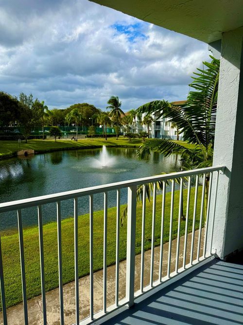apt-224-2600 S University Dr, Davie, FL, 33328-1466 | Card Image