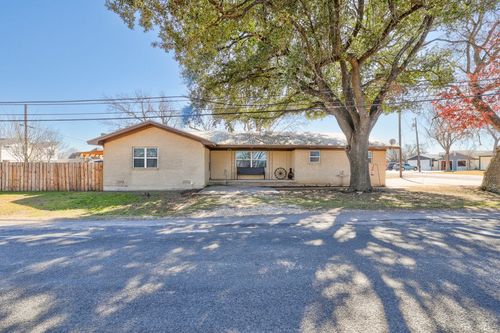 309 W Avenue H, Jarrell, TX, 76537-1313 | Card Image