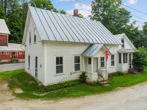 18 Oak Chapel Road, Bridgewater, VT, 05035 | Card Image