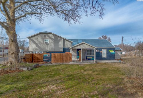224204 E Main St, Kennewick, WA, 99337-7554 | Card Image