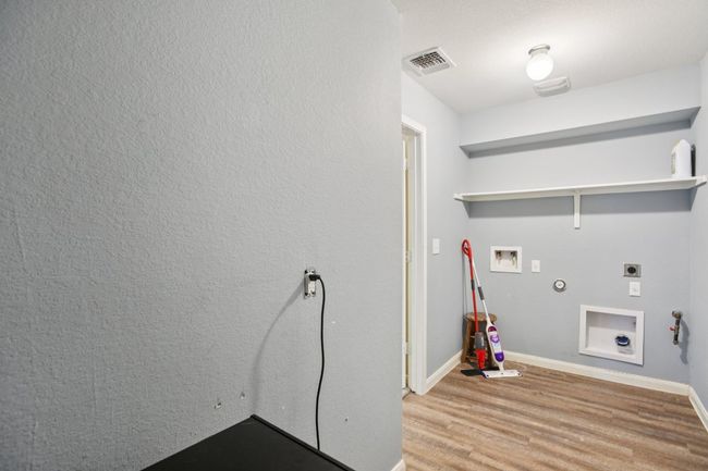 Laundry Room | Image 14