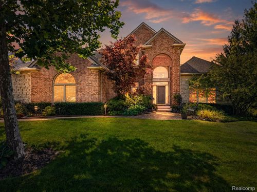 879 Benjamin Dr, Troy, MI, 48098-1773 | Card Image