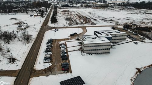 211 N Gear Ave, West Burlington, IA, 52655-1011 | Card Image