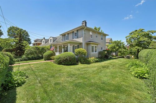 1472 Middle Neck Rd, Port Washington, NY, 11050-1918 | Card Image